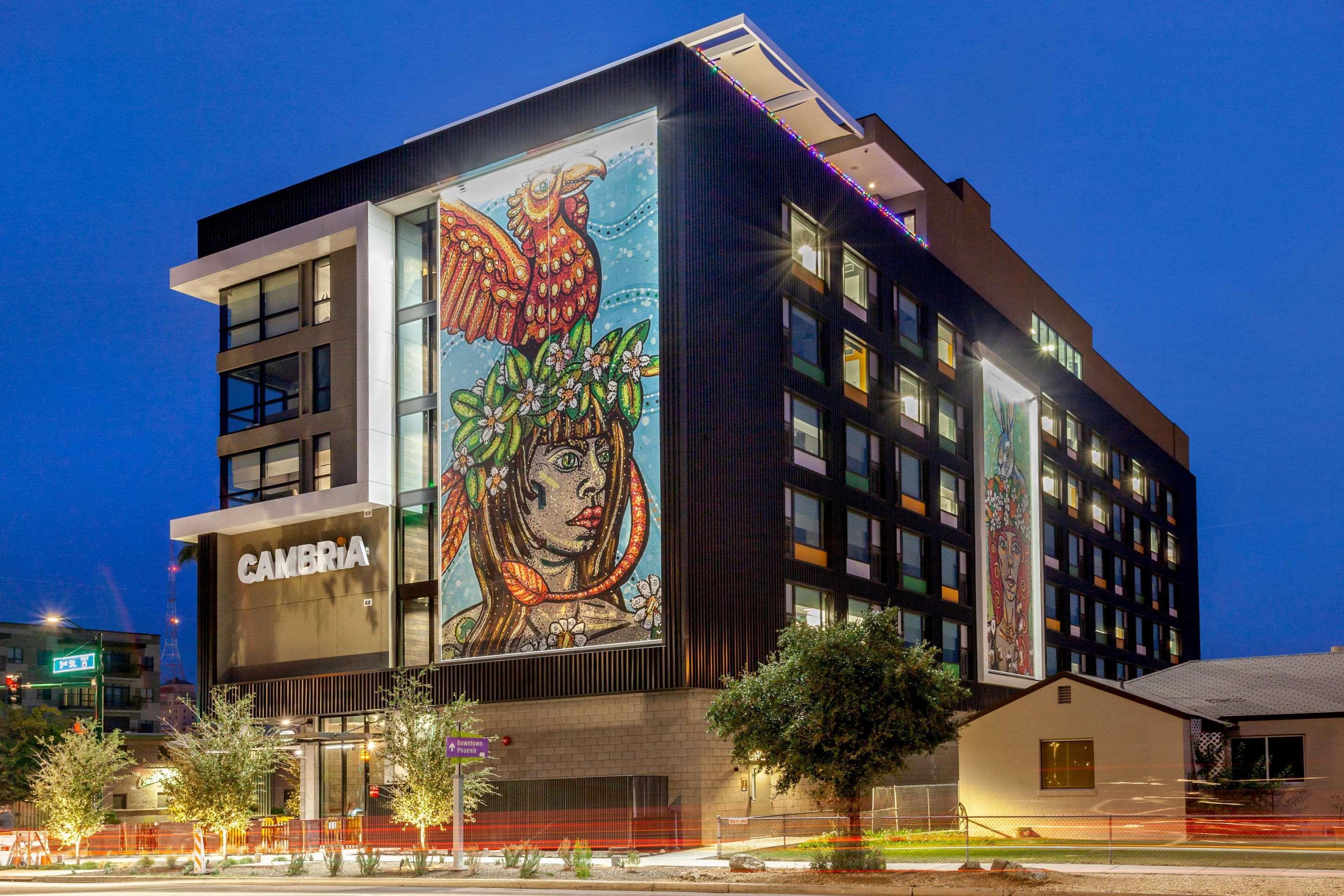 Cambria Hotel Downtown Phoenix Exterior photo